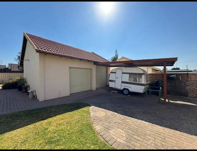 4 BEDROOM HOUSE FOR SALE IN GLEN MARAIS